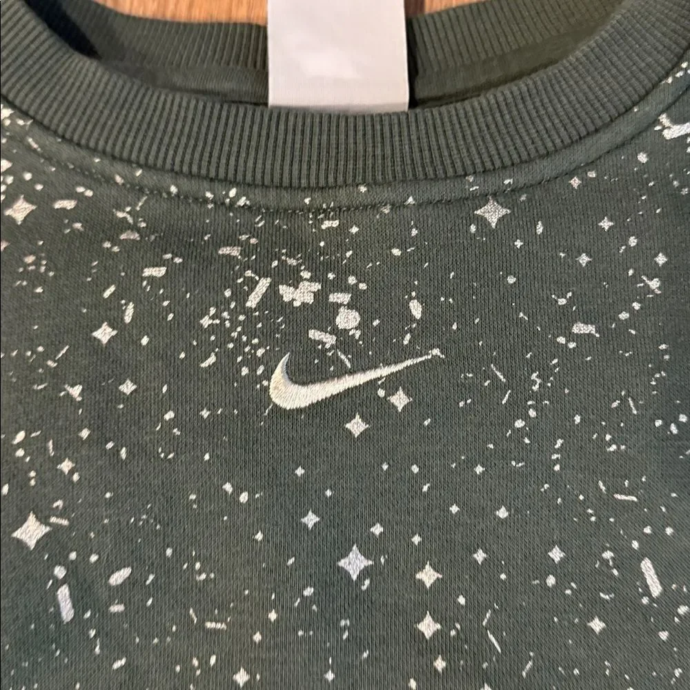 ((2 PIECE)) GIRLS XL SWEATSHIRT BUNDLE NIKE AND ATHLETA